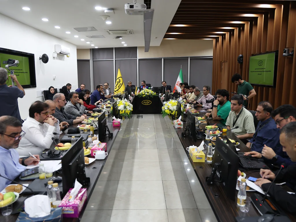 ایرانسل نحوه محاسبه حجم اینترنت را در حضور خبرنگاران شفاف کرد 1 media event internet usage clarification 1405