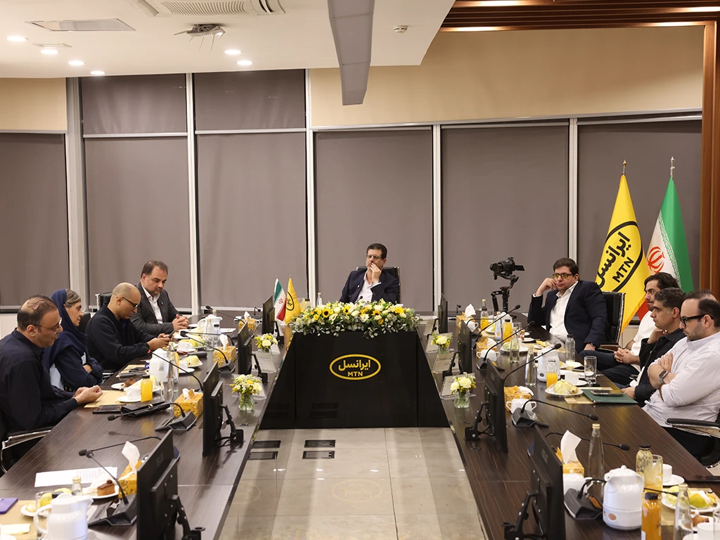روایت بیستسالگی ایرانسل؛ از نقطه عطف رقابت تا چالشهای امروز 1 ceo birthday media meeting 14